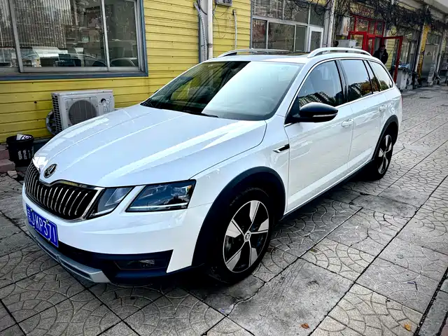 SKODA OCTAVIA 2020