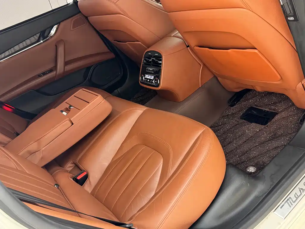 Maserati Quattroporte — миниатюра 5