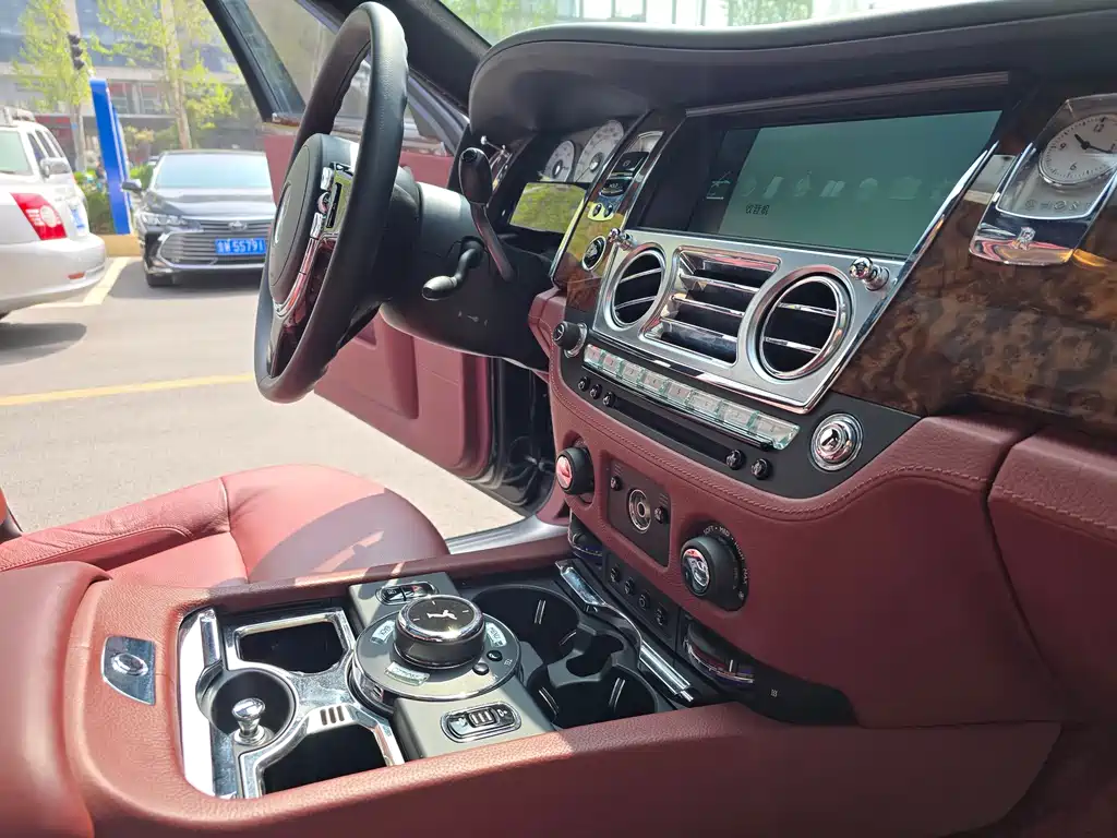 Rolls-Royce Ghost — миниатюра 8