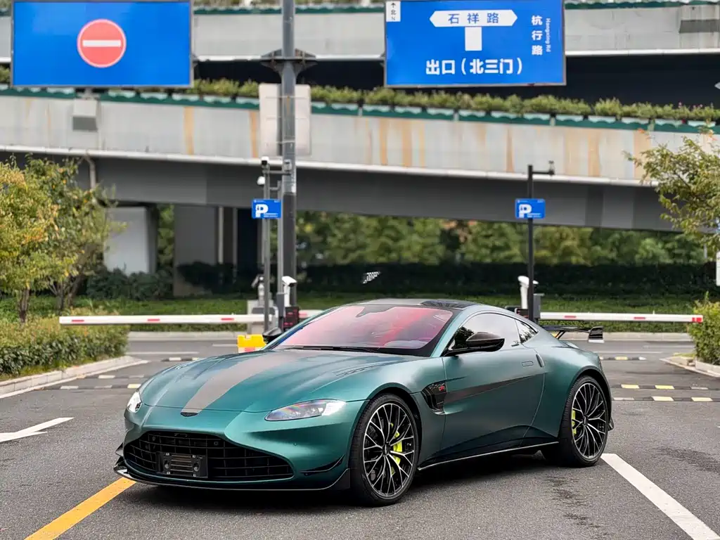 Aston Martin V8 Vantage — миниатюра 3