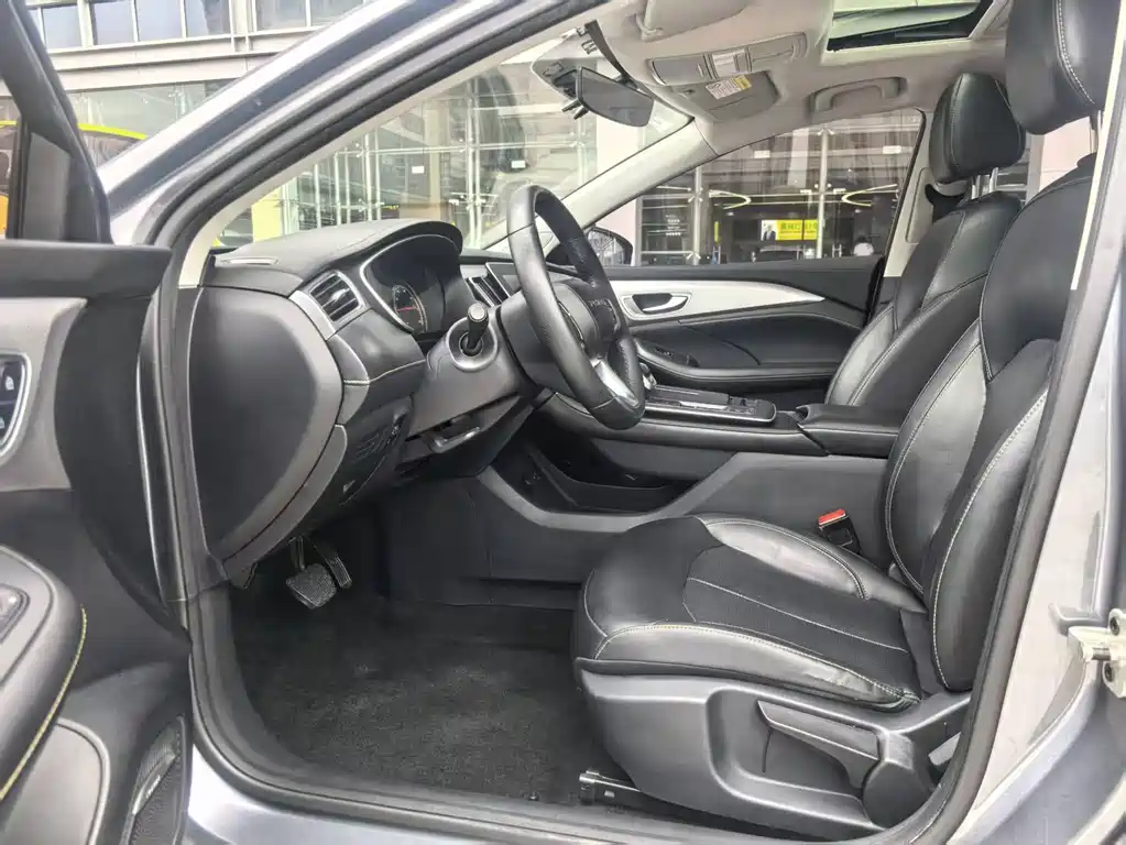 Roewe i6 MAX New Energy — миниатюра 12