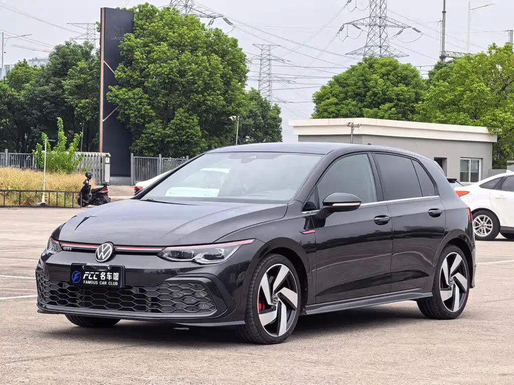 Volkswagen Golf GTI