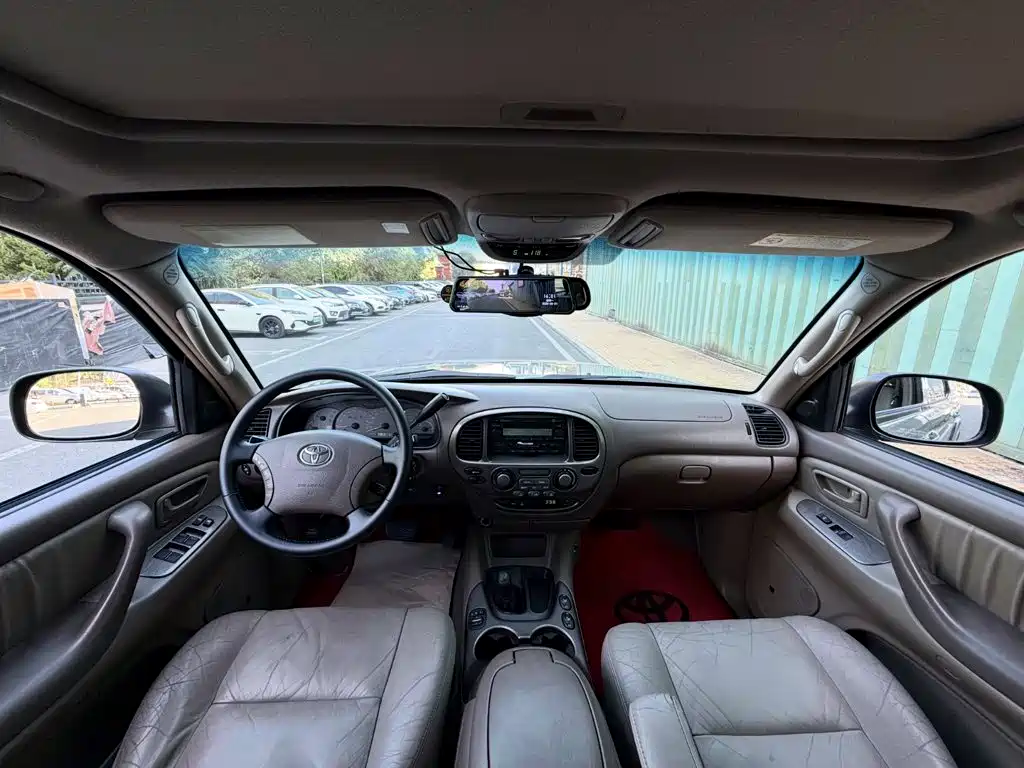 Toyota Sequoia — миниатюра 4