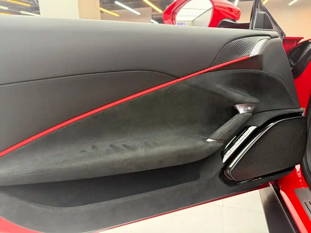 Ferrari Roma — миниатюра 7