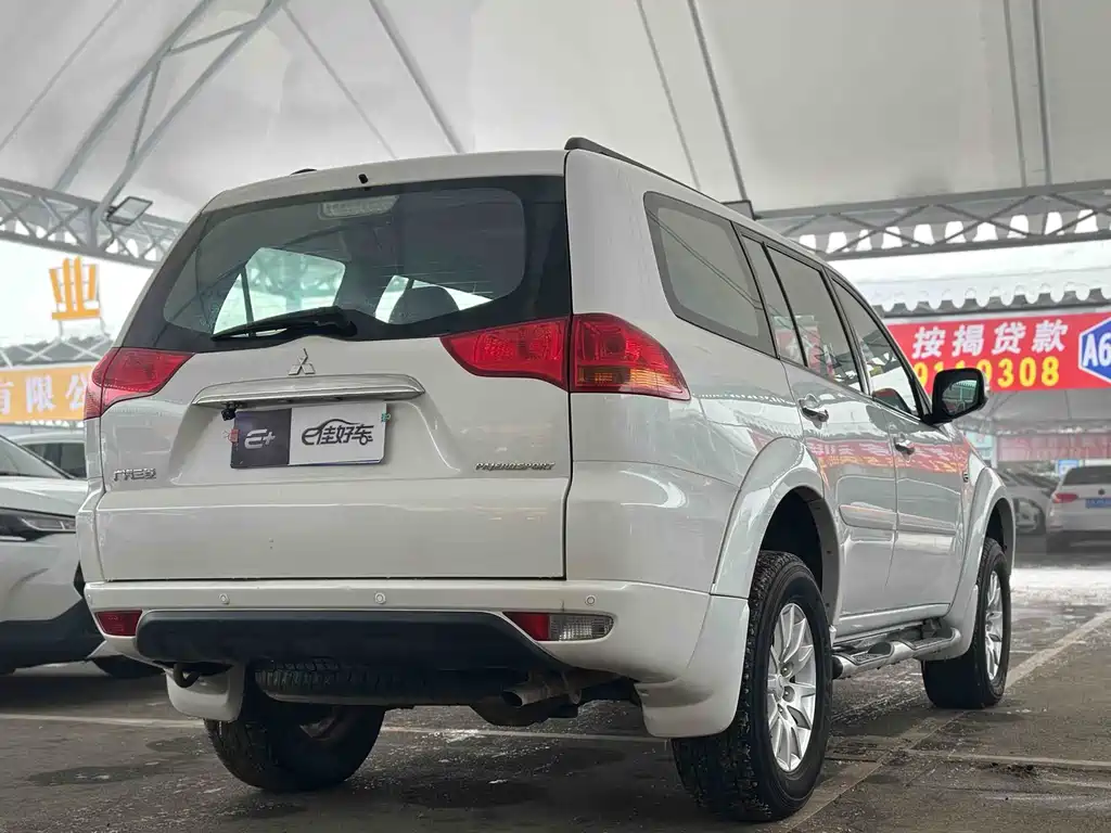 MITSUBISHI PAJERO JINCHANG