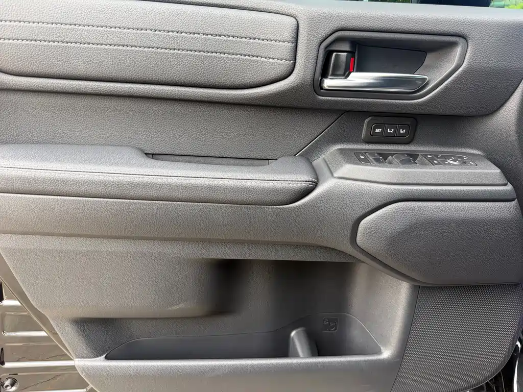 Toyota Land Cruiser Prado 2025 2.4T Flagship VX 5 мест