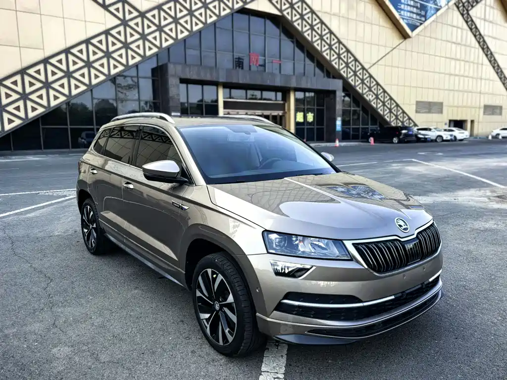 Skoda Karoq 2022 TSI280