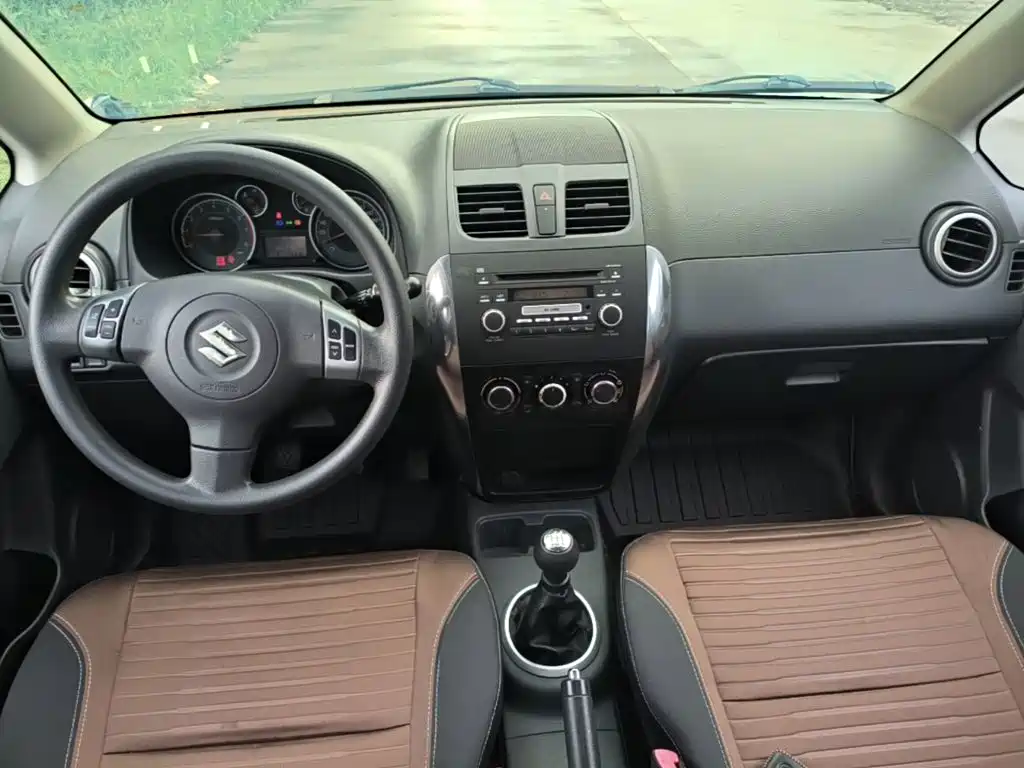 Suzuki SX4 — миниатюра 10
