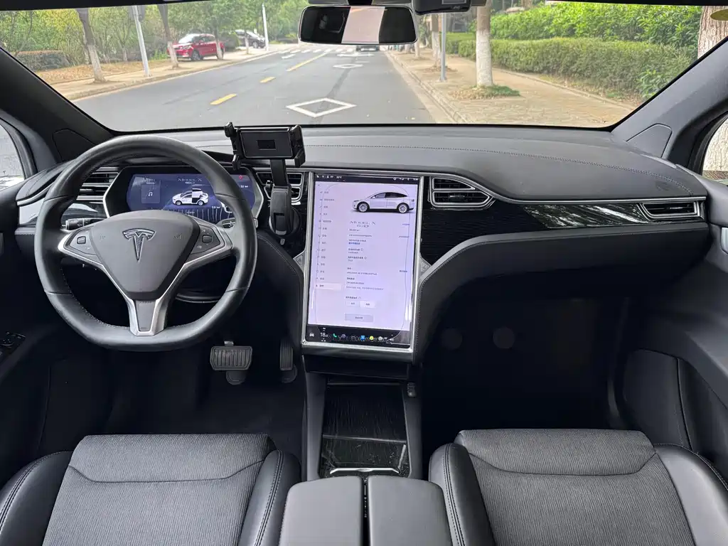 Tesla Model X — фотографии объявления, Фото 13