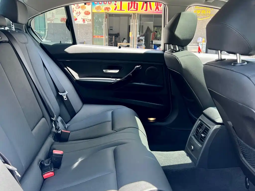 BMW 3 Series — миниатюра 10