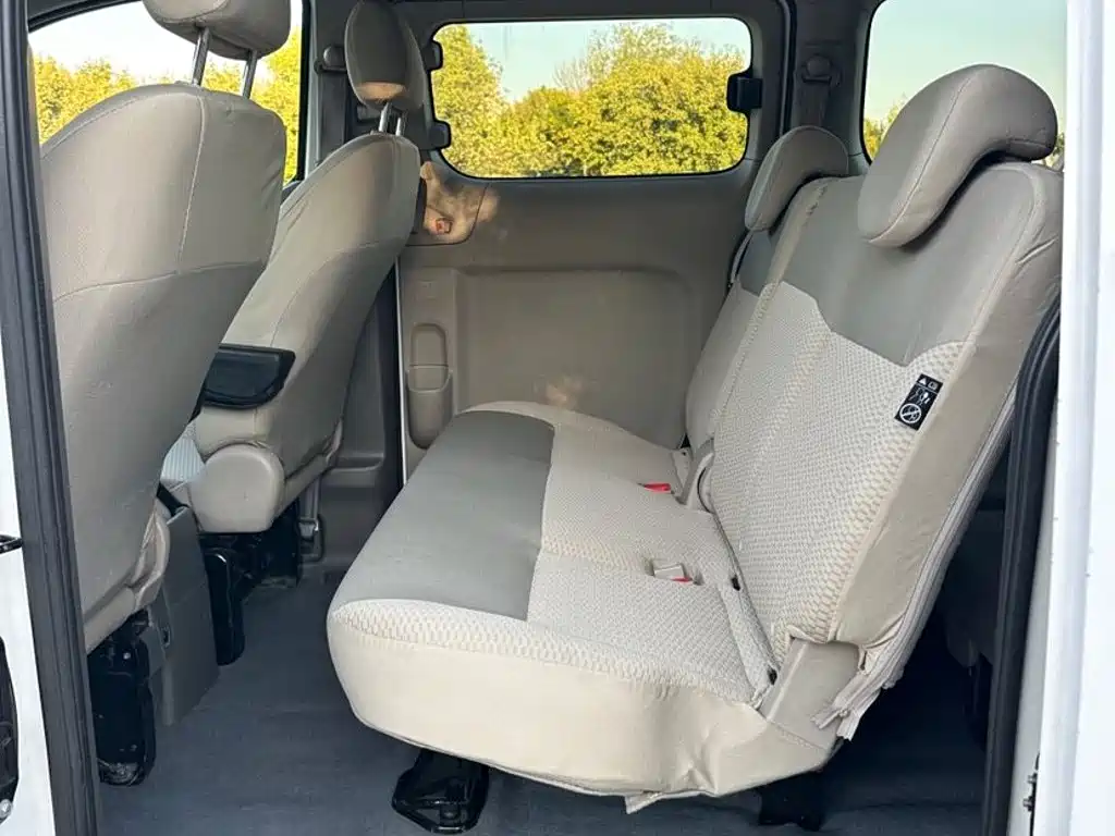 Nissan NV200 — миниатюра 7