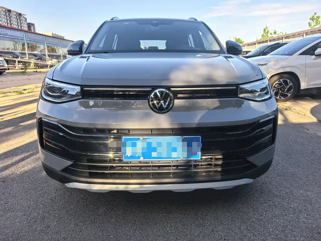 Volkswagen Tharu — миниатюра 2