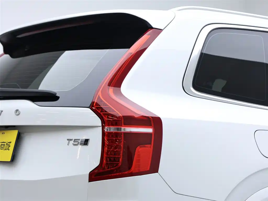 VOLVO  XC90