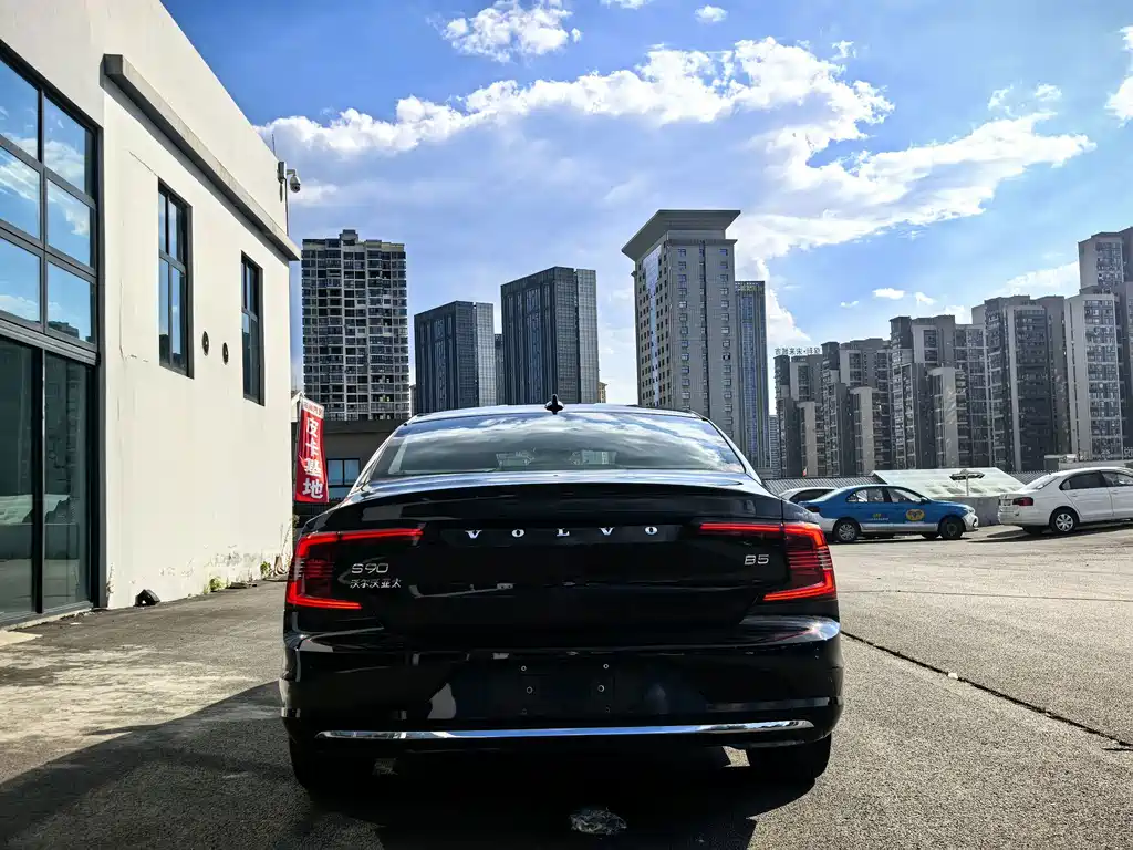 Volvo S90 — миниатюра 10