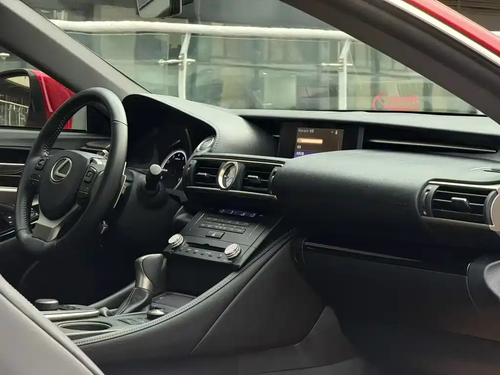 Lexus RC — миниатюра 3