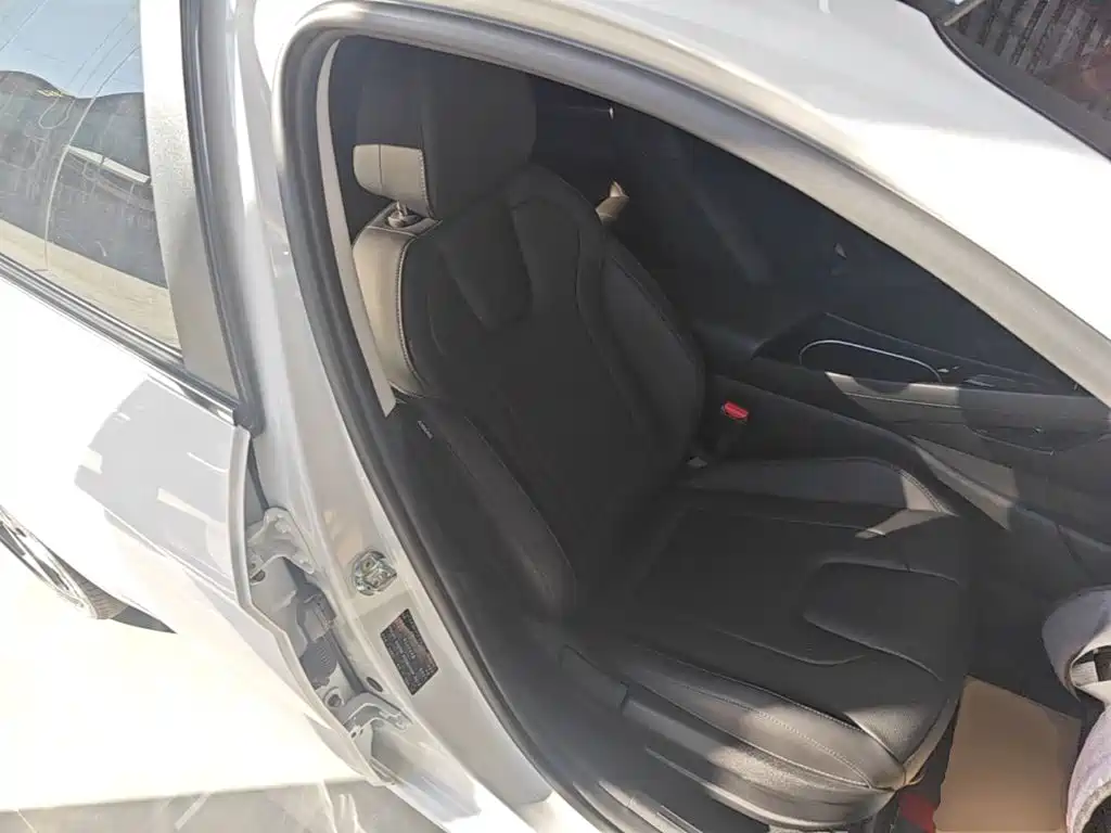 Hyundai Elantra — миниатюра 25
