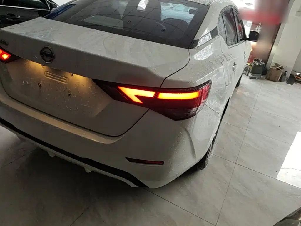 Nissan Sylphy 2021 1.6L XL CVT Enjoy