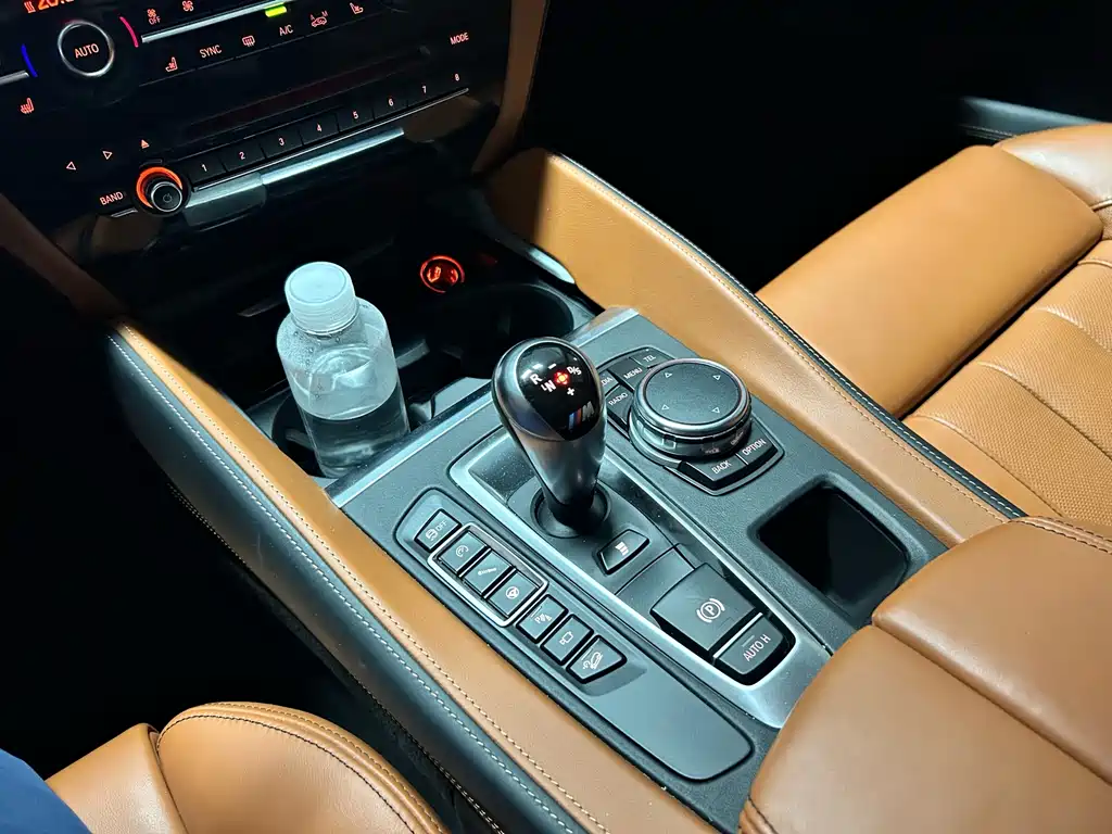 BMW X5 M — миниатюра 12