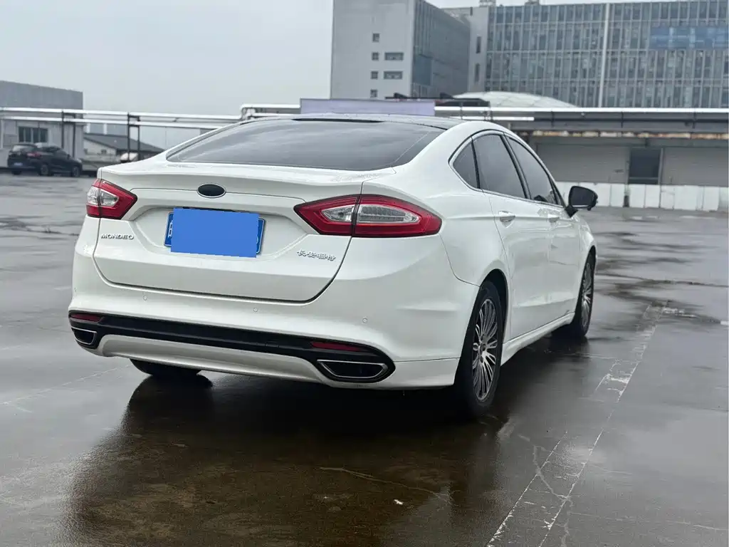 Ford Mondeo — миниатюра 6