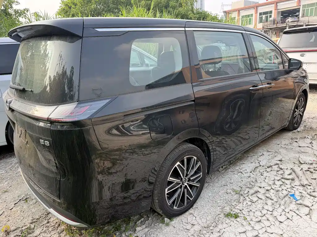 GAC Motor Trumpchi E8 PHEV — миниатюра 7