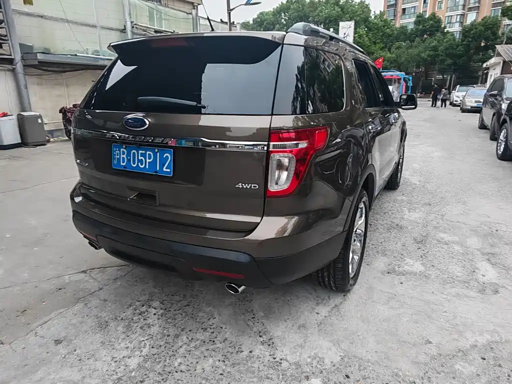 Ford Explorer (Import) — миниатюра 6