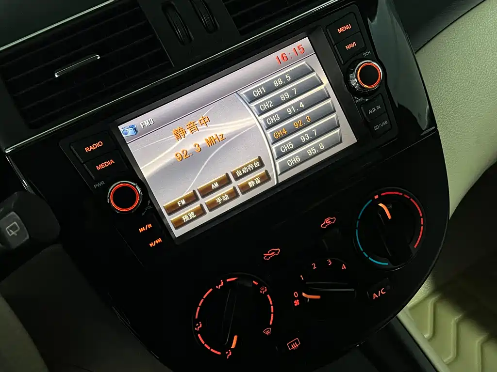 Nissan Tiida 1.6L CVT Comfort Type, фото 12