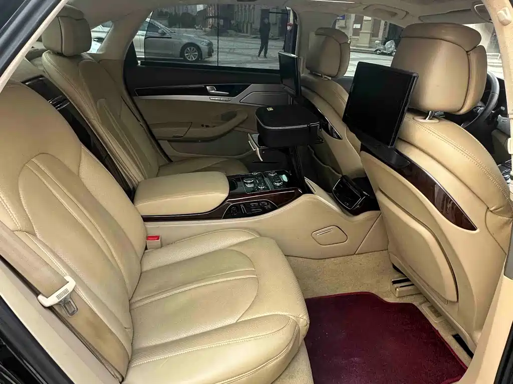 Audi A8 — миниатюра 7