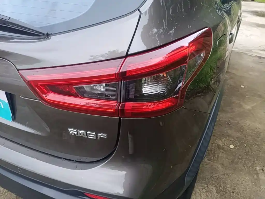Nissan Qashqai — миниатюра 8