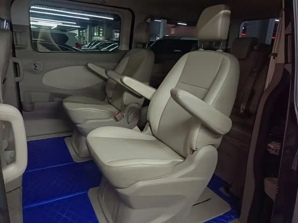 Ford Tourneo — миниатюра 17