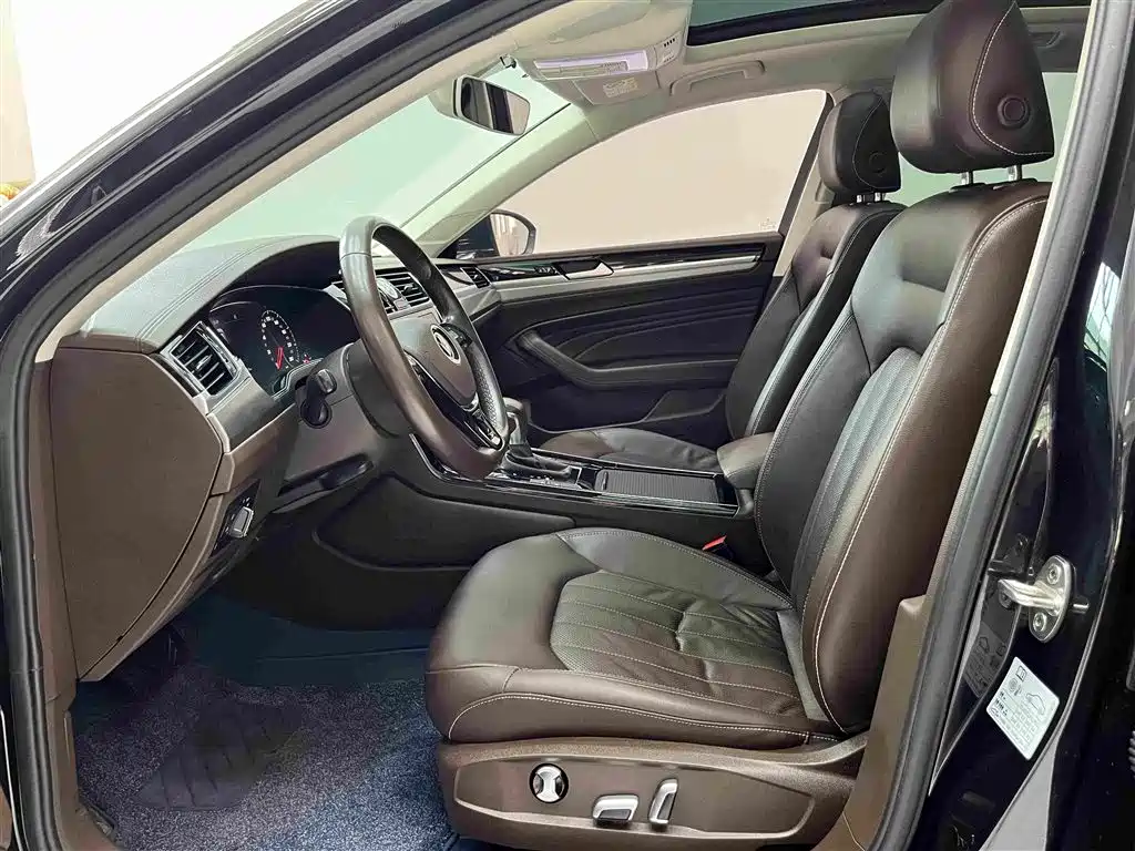 Volkswagen Phideon 380TSI Luxury Edition, фото 4