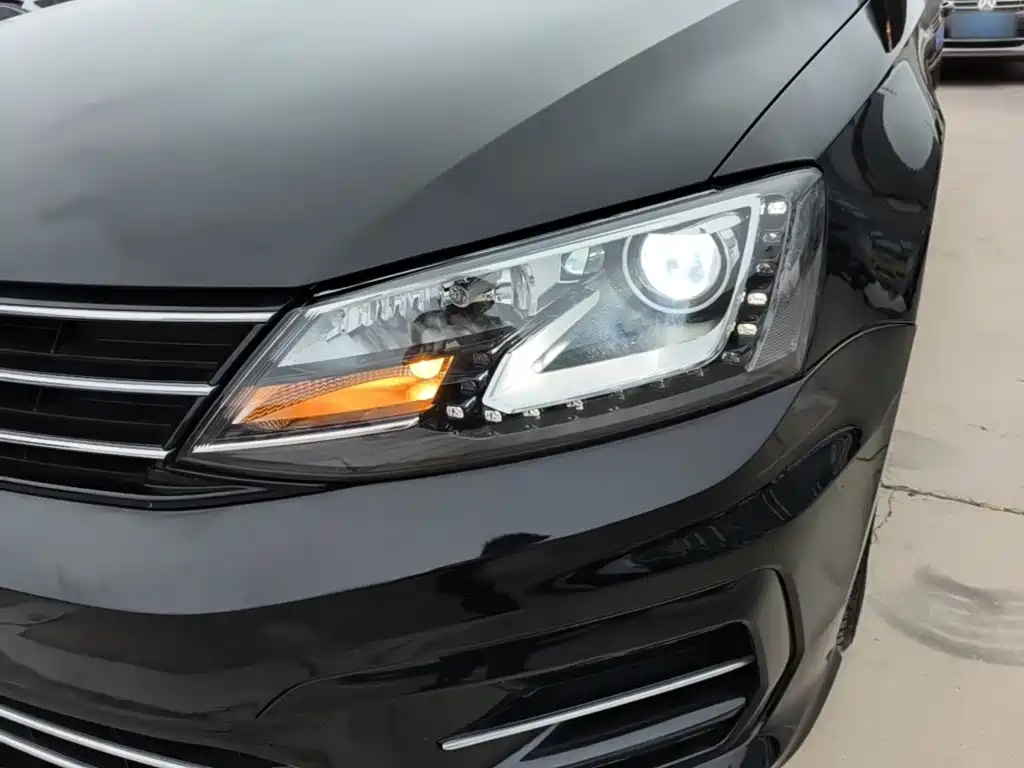 Volkswagen Sagitar — миниатюра 24