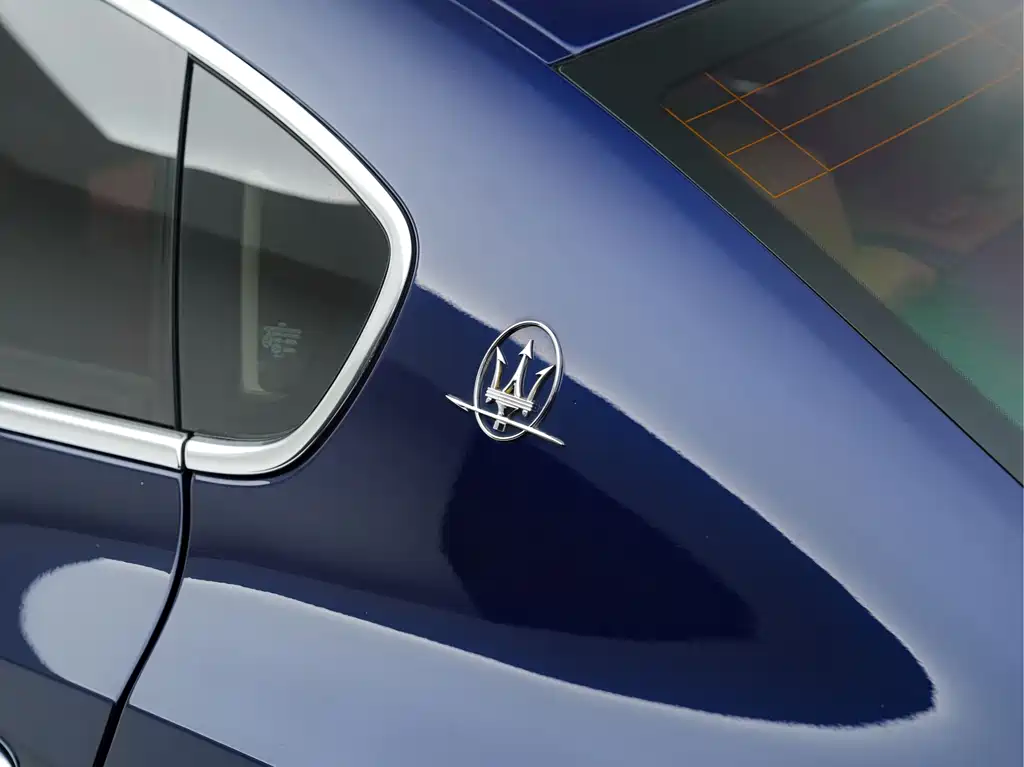 Maserati Quattroporte — миниатюра 4