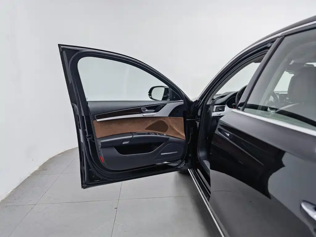 Audi A8 — миниатюра 8