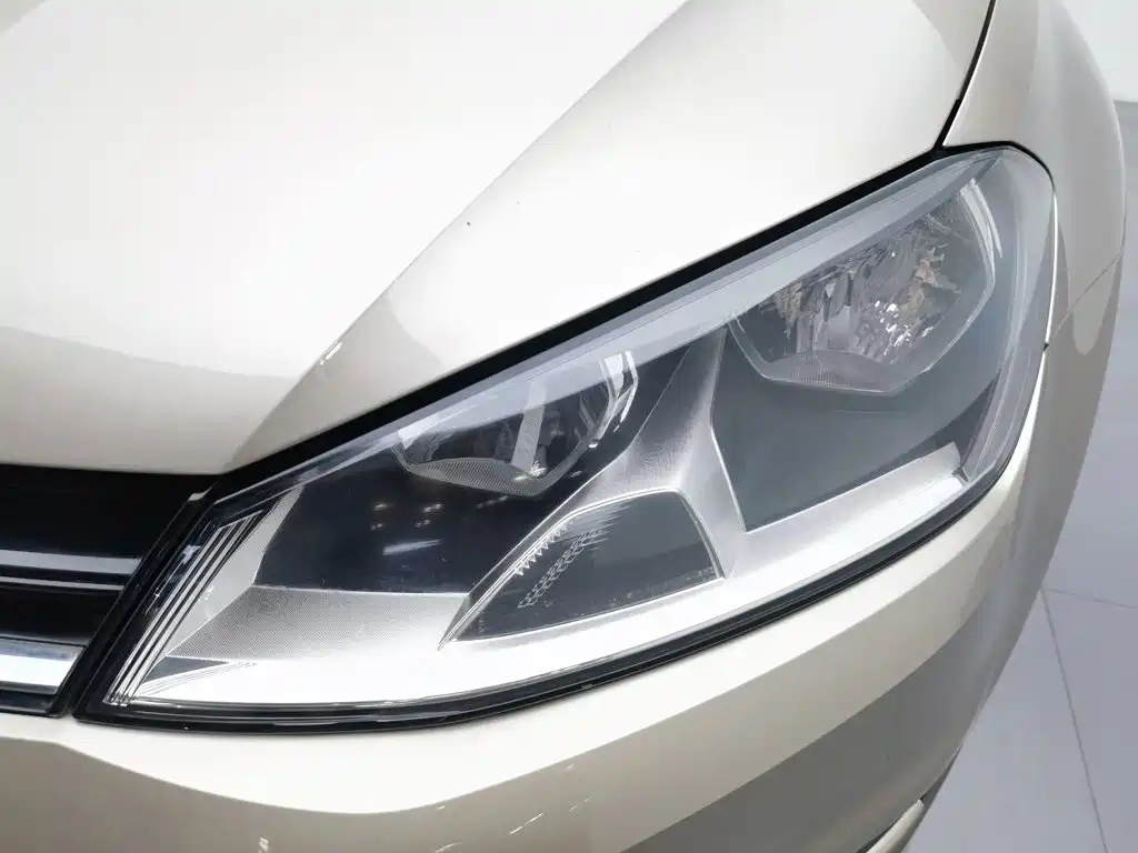 Volkswagen Golf 2015 1.6L AT Comfort
