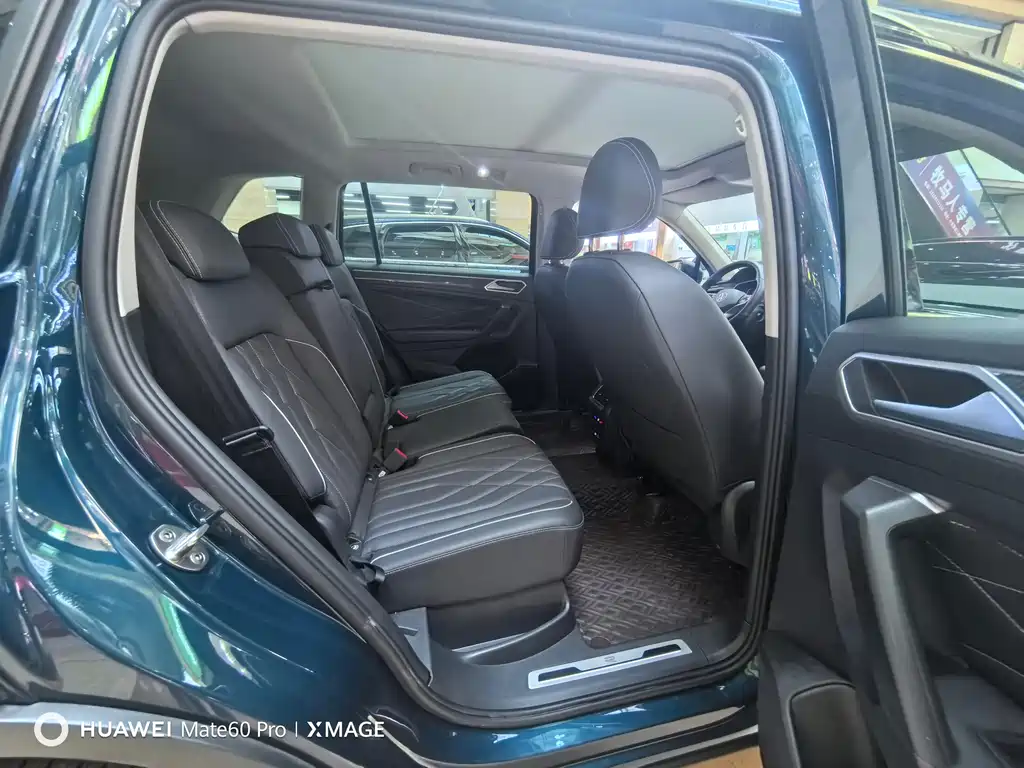 Volkswagen Tiguan L — миниатюра 17