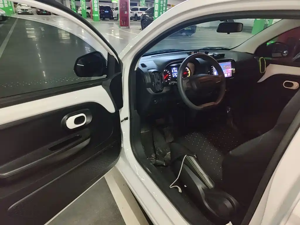 Roewe Clever — миниатюра 12
