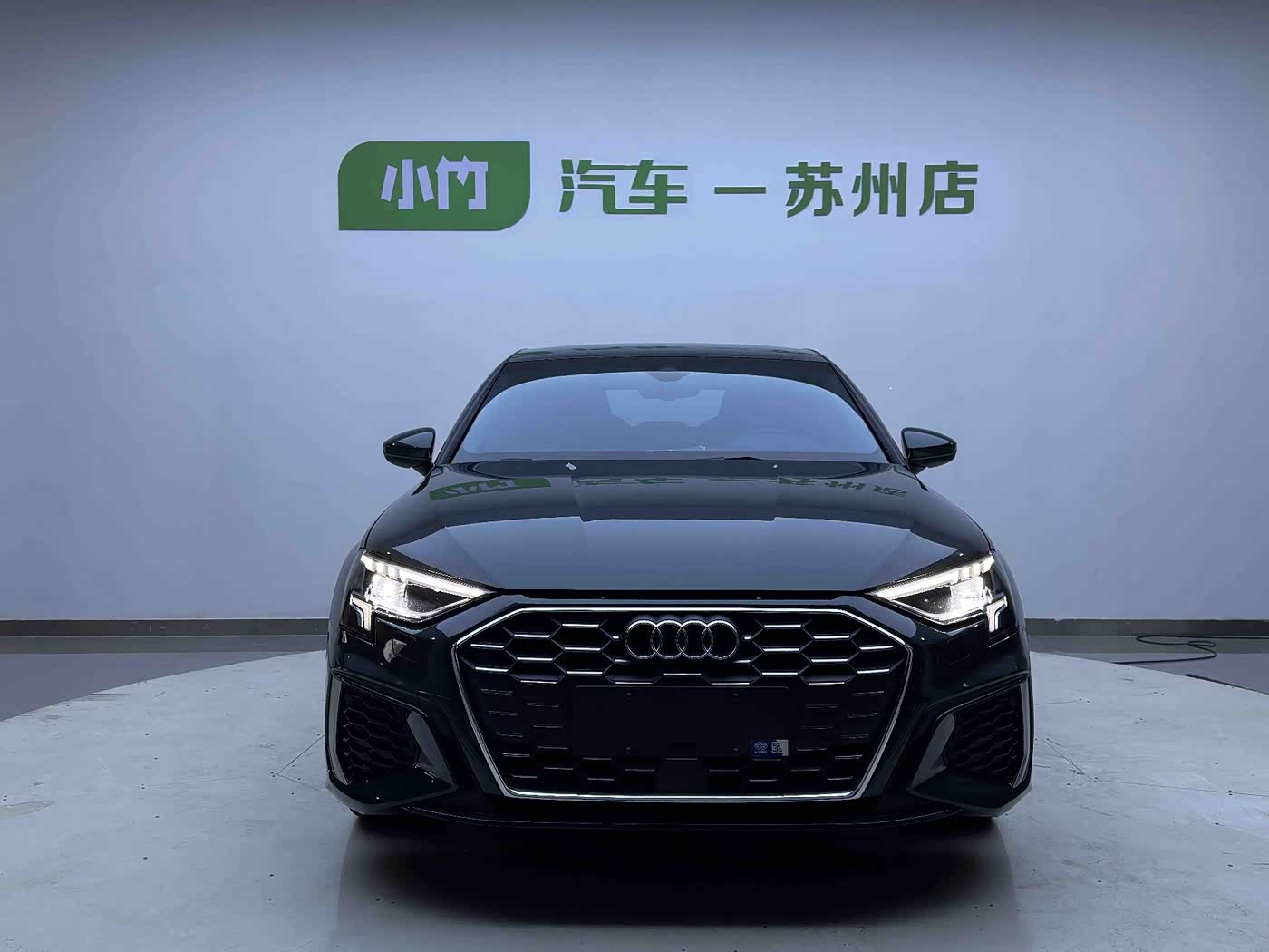 Audi A3 1.4 л 2023 г. Серебристо-серый, пробег 28000 км