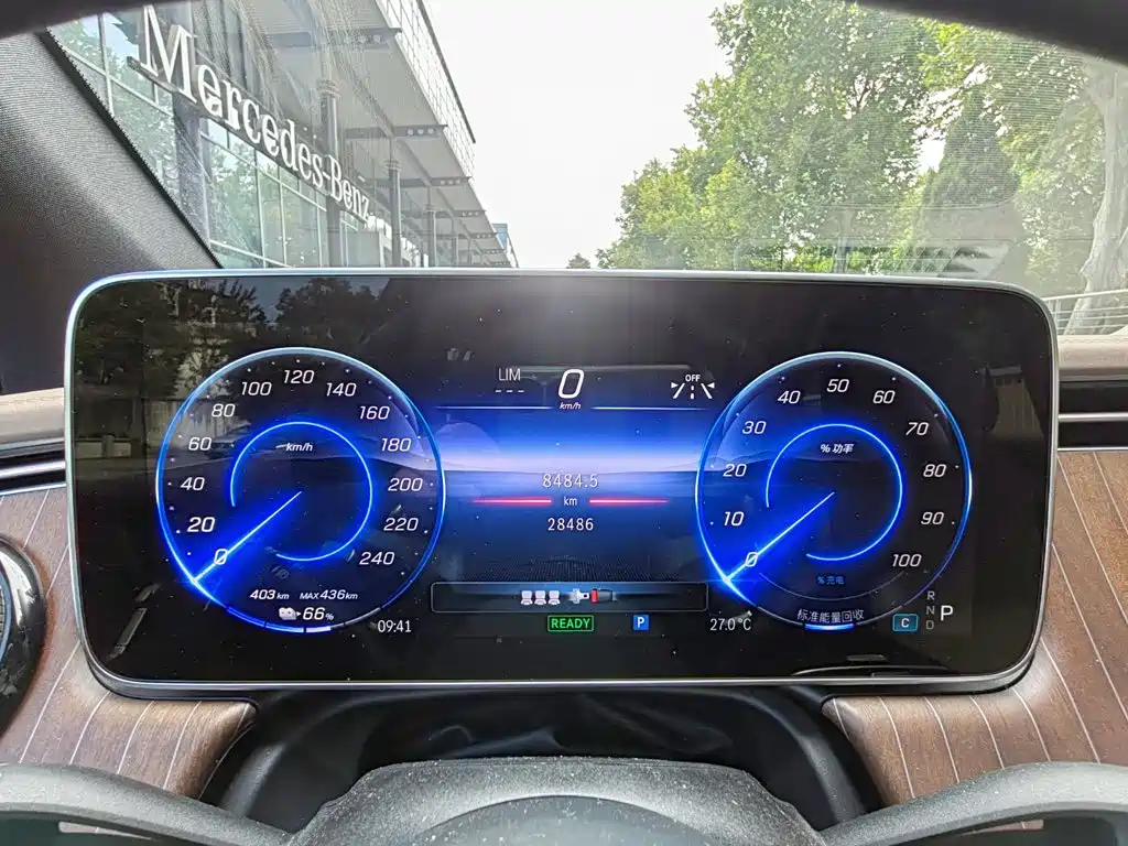 Mercedes-Benz EQE SUV — миниатюра 5
