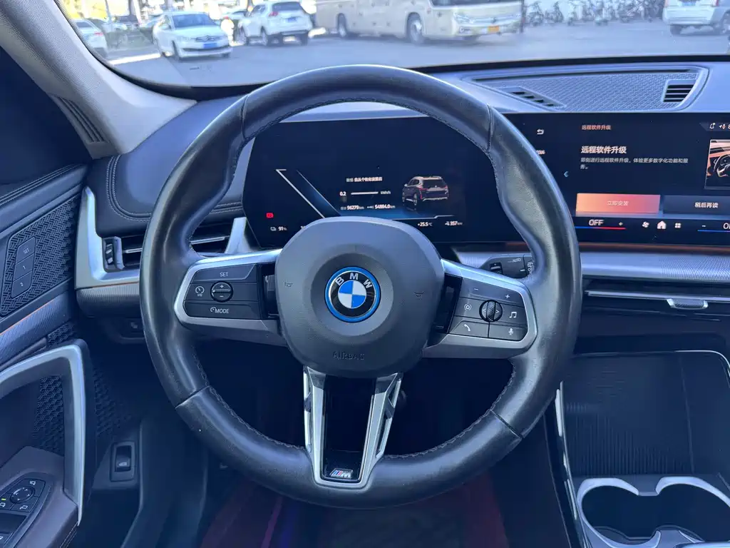 BMW iX1 — миниатюра 7