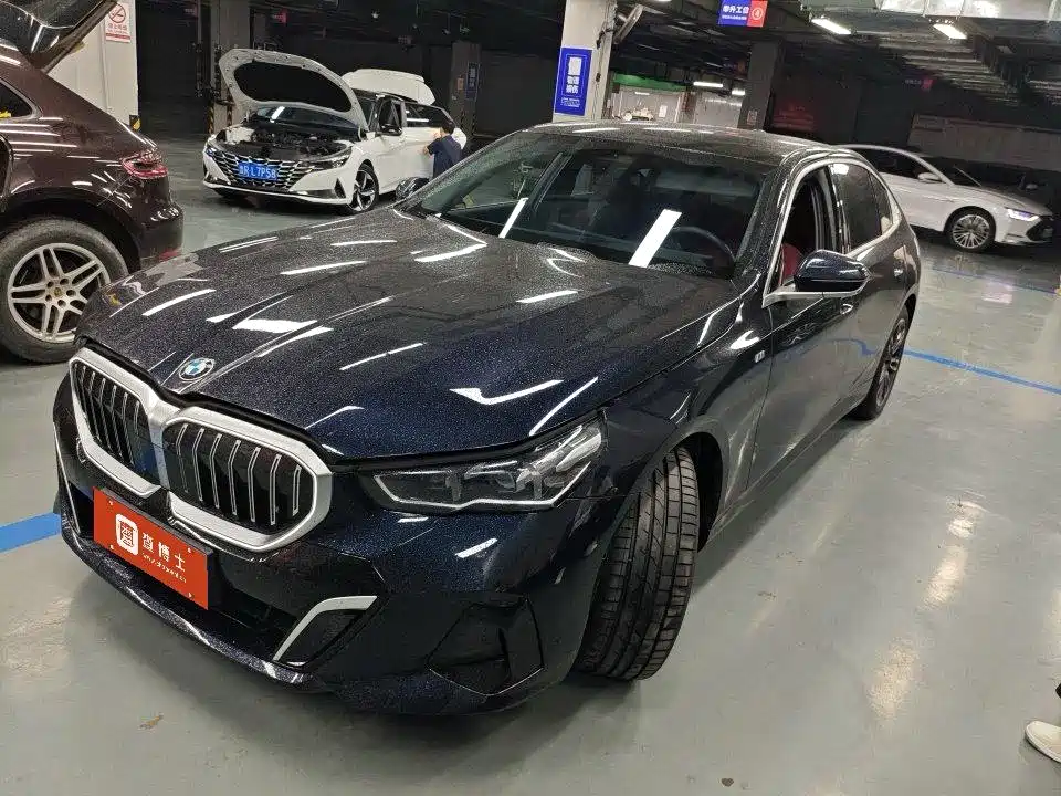 BMW 5 Series 2025