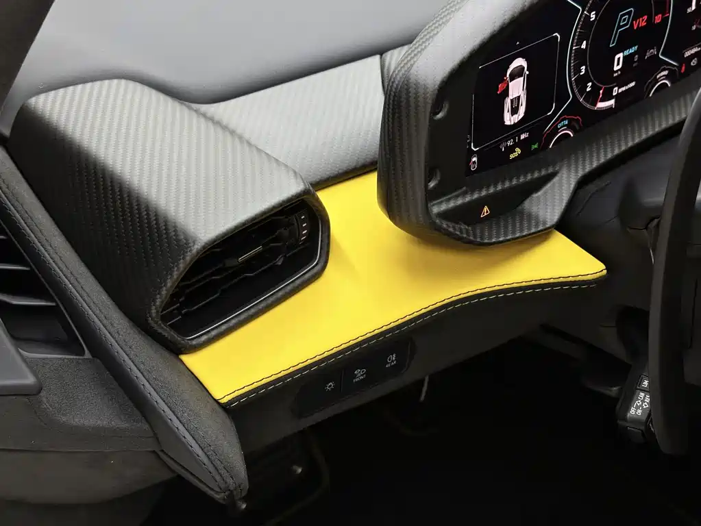 Lamborghini Revuelto — миниатюра 17