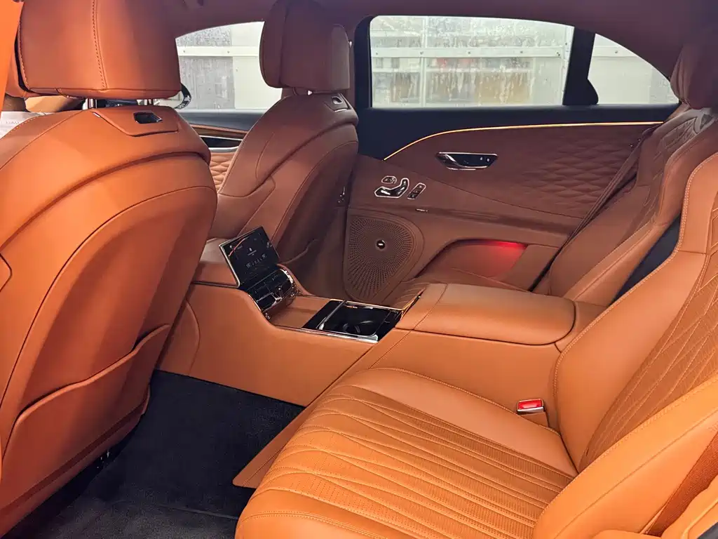 Bentley Flying Spur — миниатюра 8