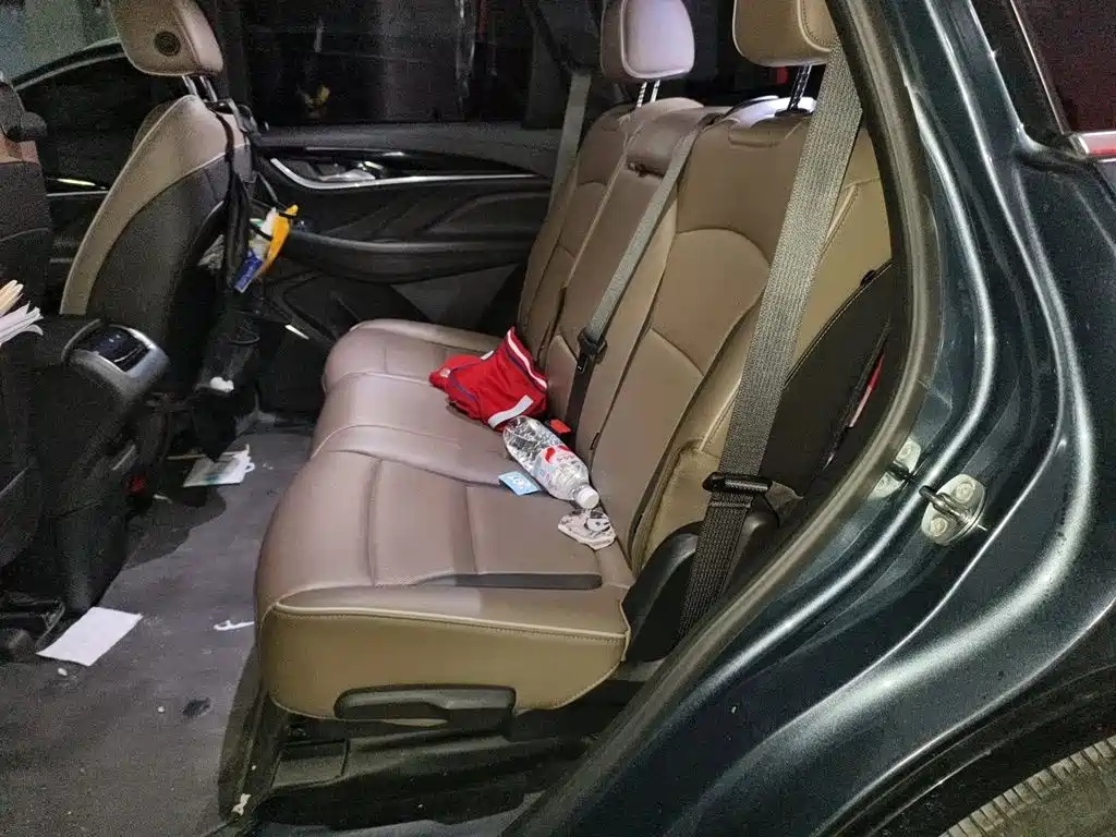 Buick Enclave — миниатюра 13