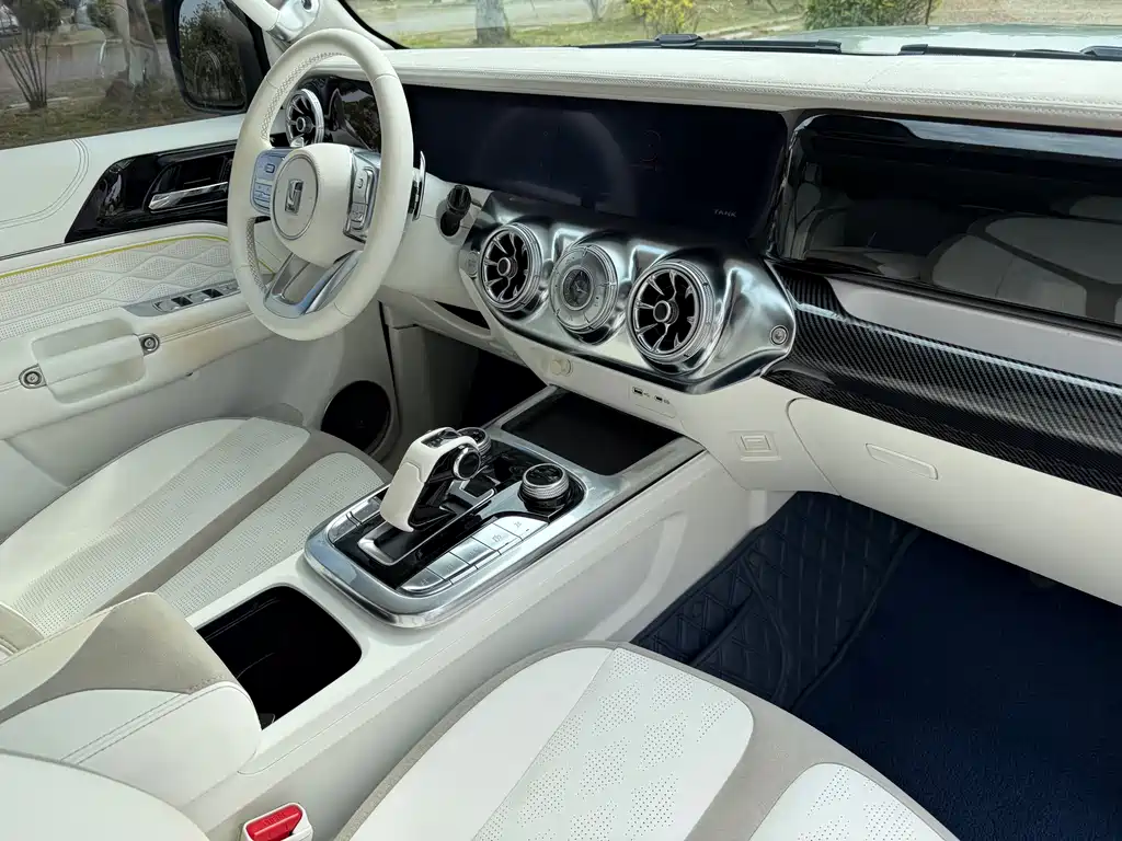 TANK CO CREATION TANK 300