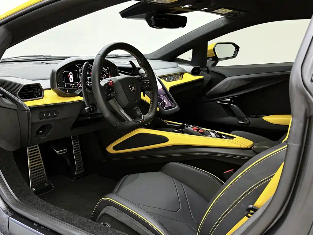Lamborghini Revuelto — миниатюра 15
