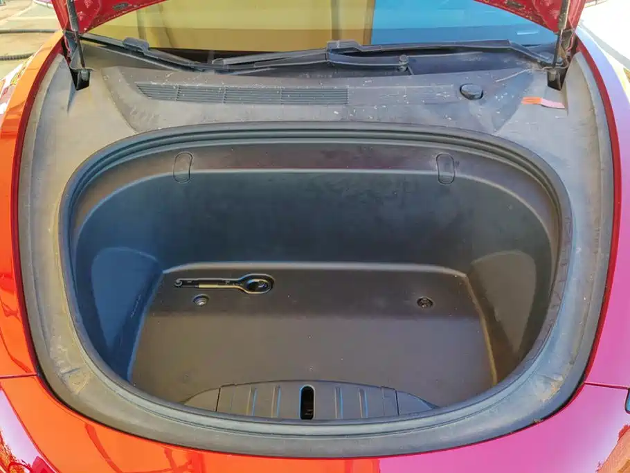Tesla Model 3 — миниатюра 10