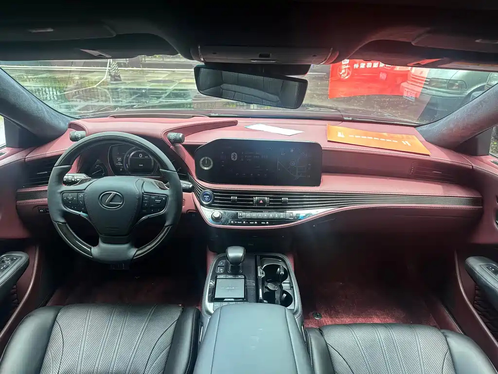 Lexus LS — миниатюра 6