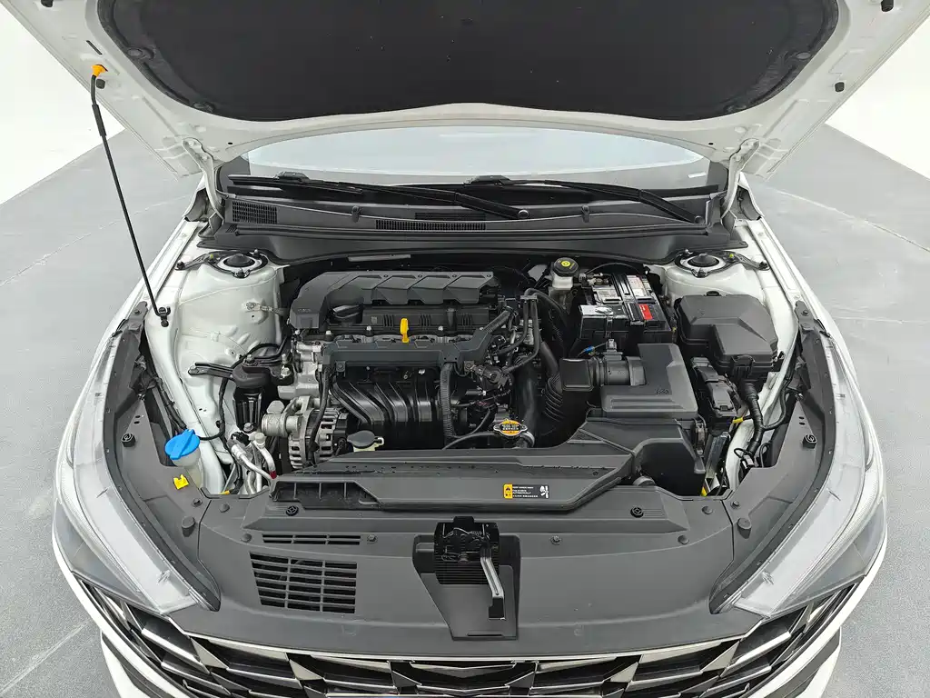 Hyundai Elantra — миниатюра 11