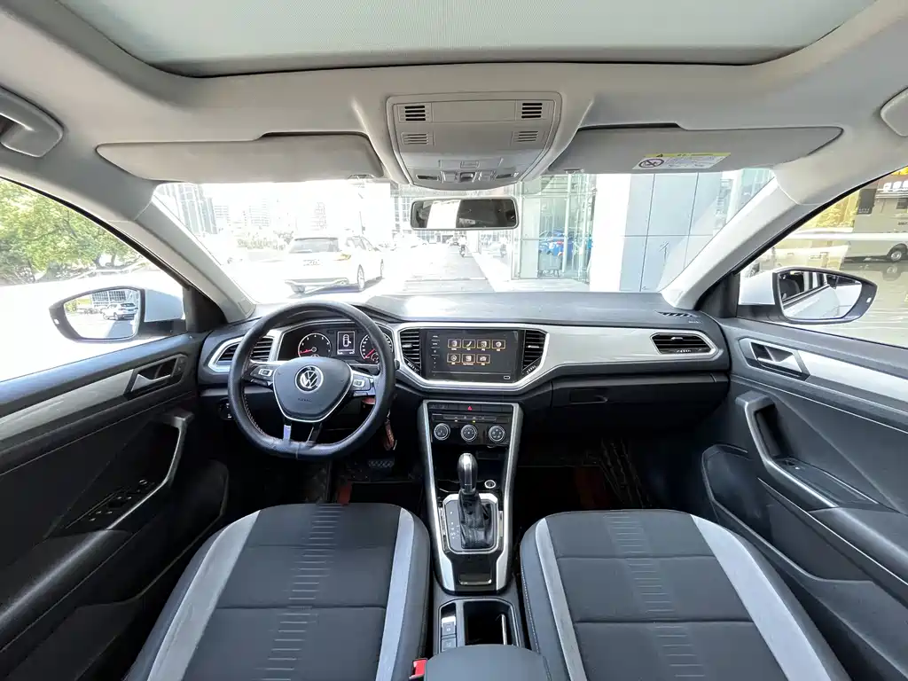 Volkswagen T-Roc — миниатюра 5