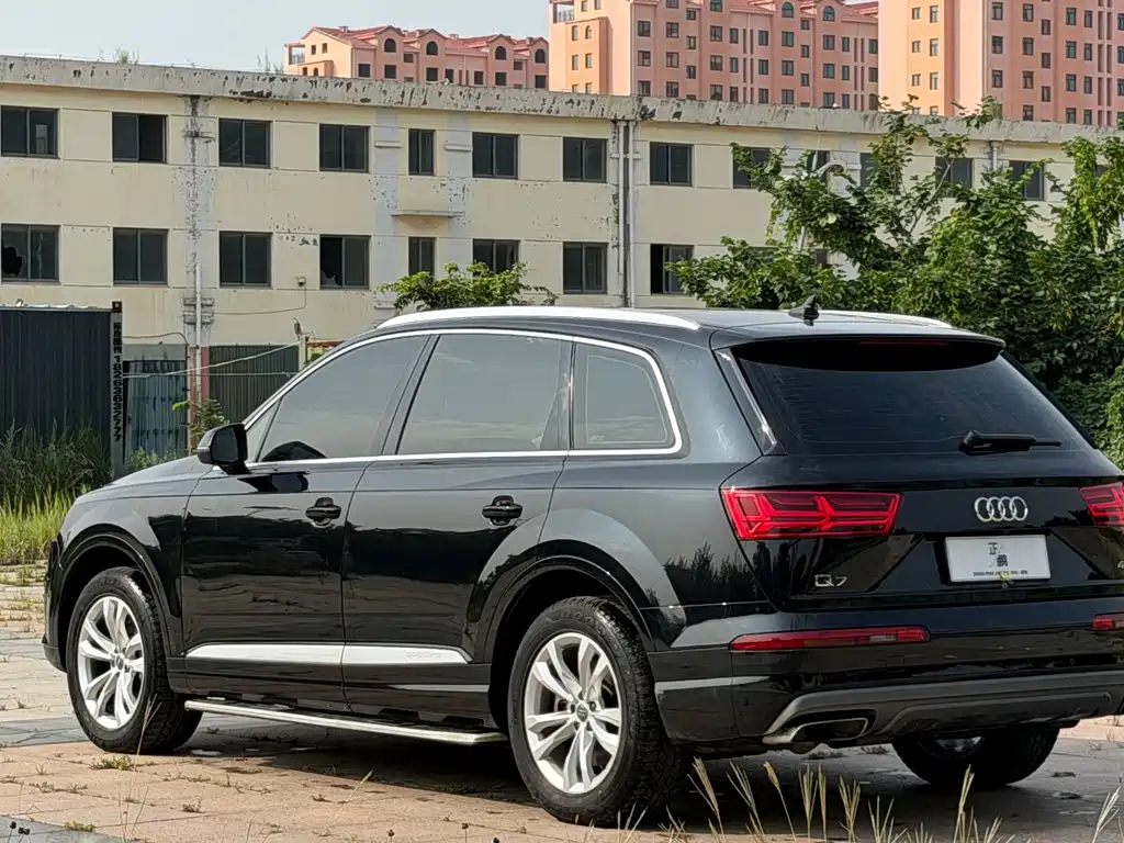 Audi Q7 — миниатюра 4